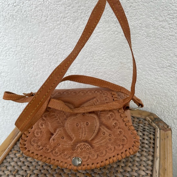 Authentic Rustic crossbody - Picture 2 of 5